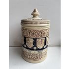 Ваза, банка  с крышкой фарфор