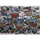 Значки города, архитектура, 150 штук, без повторов, все разные.