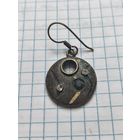 Старая серьга. Тяжелая.