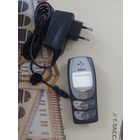 Мобильный телефон Nokia 2300, в режиме ожидания около суток, без камеры, ретро. Иногда проскакивает двойное нажатие.