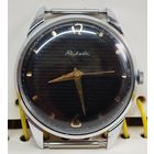 Редкие часы "Ракета Пузанта" достойное состояние,циферблат люкс,отлично зайдут в коллекцию,За вашу цену!!