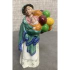 Фарфоровая статуэтка Продавец воздушных шаров с ребенком. Royal Doulton. Англия. 1923 год. Высота 10 см.