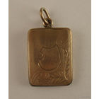 В данном лоте представлен старинный европейский кулон 19в., выполненный в стиле Бидермейер с фото-рамкой.