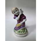 Статуэтка девочка кормит голубя полонное с рубля