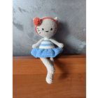 Котейка в платье Плюшевая вязаная мягкая игрушка амигуруми кошка интерьер ручная работа handmade кукла