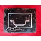 Шкатулка-сейф с ключом.