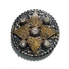 Брошь крупная классическая ручной работы.Ювелирный  пластик.Стразы.4,8 см