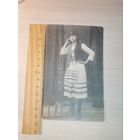 Фотография, почтовая карточка, 1920-е, фото в национальном костюме,  размер 13.5*8.5 см., Гомель.