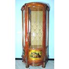 Витрина с росписью.