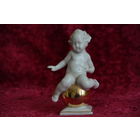 Статуэтка фарфоровая 11,5 см   ( целая )