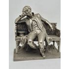 Статуэтка скульптура Пушкин на скамейки