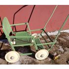 Детская большая кукольная складная коляска. Примерно середина 60-тых годов. СССР.