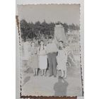 Старое фото возле пьедестала с танком