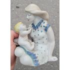 Фарфоровая статуэтка