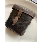 Древний кофр от бинокля военного назначения-полностью пригоден-всё цело. Как для поясного ремня так и и для черезплечного.