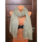 Красивый легкий палантин, новый, р 1,80 на 63 см. Покупала в Германии. Цвет бежево-болотный в сердечки. Приятная цена.