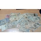 Кучка сильно потрепанных банкнот для творчества, рукоделия и т д