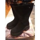 Классные сапоги T.TACCARDI, на р-р 38-39, новые