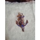 Брошь якорь стразы позолота