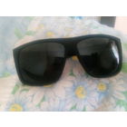 Очки солнцезащитные