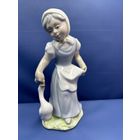 Статуэтка винтажная Девочка кормит гуся, фарфор, роспись, Испания, 1970-1990 гг.