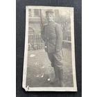Фотооткрытка 1 Мировая война / Немецкий солдат / Полевая форма (Feldgrau) штык-нож / штамп ателье