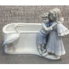Фарфоровая кашпо-шкатулка Metzler & Ortloff Дети и цапля Германия 1927 год 18 х 14 см.