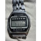 Часы Электроника работают