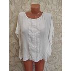 Светлая блуза на 56-58 размер, красивая вышивка впереди. Длина 58 см, ПОгруди 60 см. Хорошее состояние.