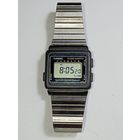 Винтажные цифровые часы Casio W-11 (модуль 203). Эта модель была впервые выпущена в 1984 году.
