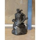 Статуэтка "Стоять на смерть", СССР.