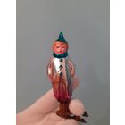 Мальчик в костюме клоуна