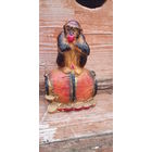 Статуэтка "обезьяна на бочке" гипс,целая,прикольная!