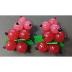 Серьги на клипсах времен СССР. Красная смородина, очень приятные.