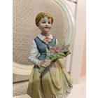 Девочка с букетом. Европа. Бисквит.