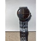 Наручные часы Победа красный циферблат