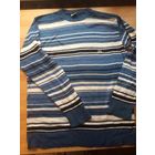 Джемпер в полоску Lacoste на 46-48 размер. Отличный джемпер, тоненький, приятный к телу. На весну - идеал. Длина 70 см, длина рукава 60 см, ПОгруди 52 см. Б/у, есть немного катышек, но не критично.