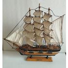 Модель парусного корабля