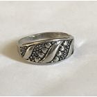 Кольцо широкое, сердечки. Мельхиор, 80-90-е годы. Размер 17,5 мм. Ширина верхней части 0,9 см