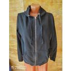 Мужская толстовка на 50-52 размер. Плотная, хорошего качества. Б/у, с естественными следами использования. Замеры: ПОгруди 57 см, длина 63 см, длина рукава 62 см.