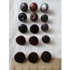 Пуговицы на ножке.