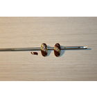 Металлические клипсы с вставками и эмалями.