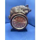 Старт с 1 рубля ! Часы настольные молния медведь на бочонке , смотрите другие лоты много распродаж!!!