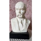 Бюст Т Шевченко
