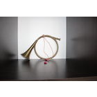 Латунный, декоративный охотничий рожок.