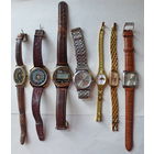 Часы. Винтаж из СССР и 90-х годов... Не рабочие. Луч и др. Есть интересные. Есть подарочные. Целые, 7 шт. за одну цену. МЦ нет.