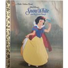 Snow White and the Seven Dwarfs. Walt Disney's. (Белоснежка и семь гномов. Уолт Дисней.)
