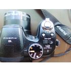 Фотоаппарат Fujifilm + кофр Acropolis + шнуры + 4 аккумулятора АА