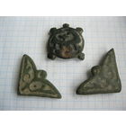 Накладки на кожу, застежка на калиту. Бронза, литье, остатки серебрения.