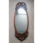 Большое зеркало в резной, деревянной раме